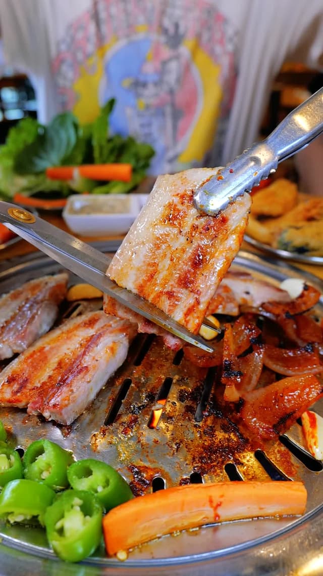 ปิ้งย่างสามชั้นเกาหลีรสชาติเกาหลีแท้ๆ Sam Gyup Sal BBQ ไม่จำกัดเวลา ปิดตี 2 หัวละ 299.- + น้ำรีฟิล 5