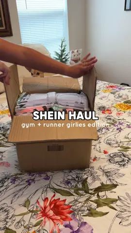 Shein Haul: Gym + Runner Girly Edition 🏃🏽‍♀️💦📦✨ The running vest + accessories would have been $