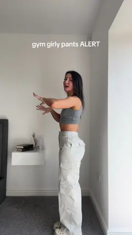 gym girly pants alert, abercrombie cargos 🤍🤭 #cargopants #gymgirl #abercrombie #clothinghaul 