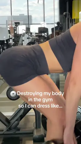 #loungewear #gymgirl #strengthtrainingforwomen #strengthtraining #comfyclothes #gymoutfit 