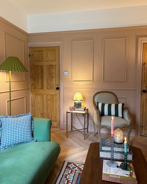 ad/ This is where I'm going to be curled up this evening; it's feeling kind of wintry - so it's cand