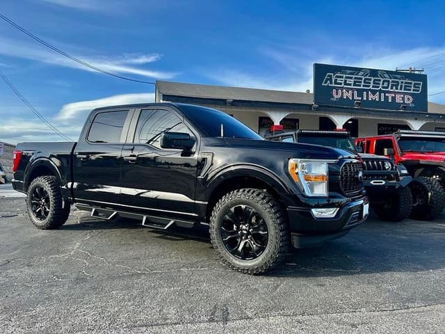 2022 Ford F-150 with #TrailFX Drop Down Steps ðŸ”¥
ðŸ“·: @aushop951 
#riversidecalifornia #shoplocal