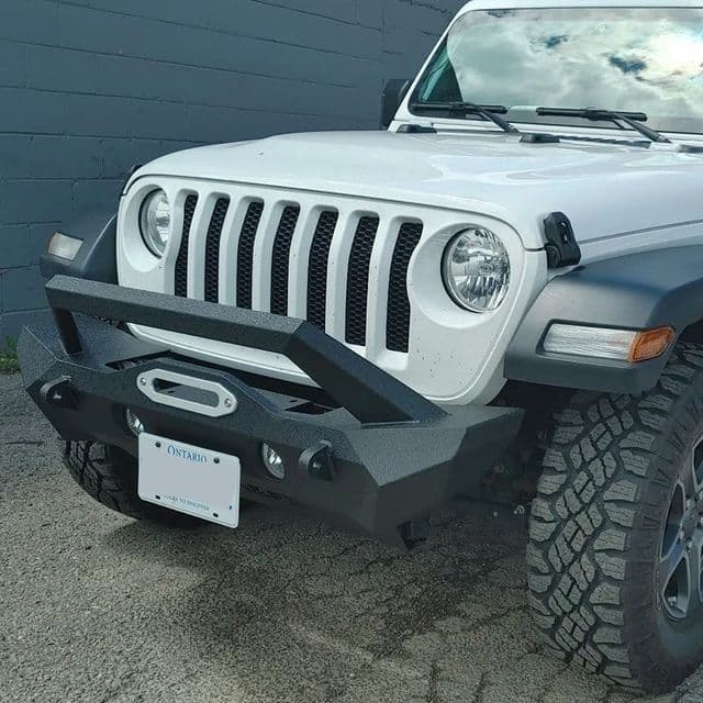 Jeep Wrangler with #TrailFX stubby bumper with skid plate and winch mount 
ðŸ“·: @gtajeeps_trucks 
#