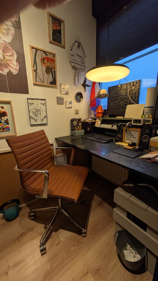 Great desk chair, good quality good price. Sits very comfortable.